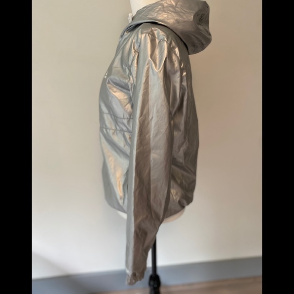 Reebok Silver Pullover lightweight Rain Jacket - Picture 10 of 13
